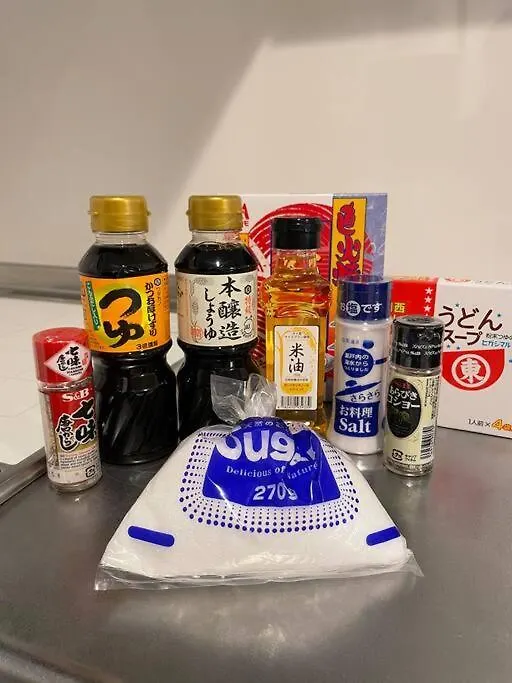 箱根湯本から一駅。大正〜昭和の家具に囲まれた、緑香るウッドテラスのある宿。高台から小田原の街を一望　 Odawara 0*,  Giappone