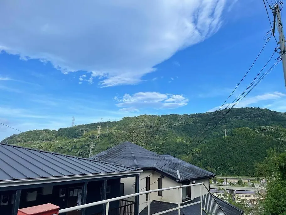 Appartamento 箱根湯本から一駅。大正〜昭和の家具に囲まれた、緑香るウッドテラスのある宿。高台から小田原の街を一望　 Odawara